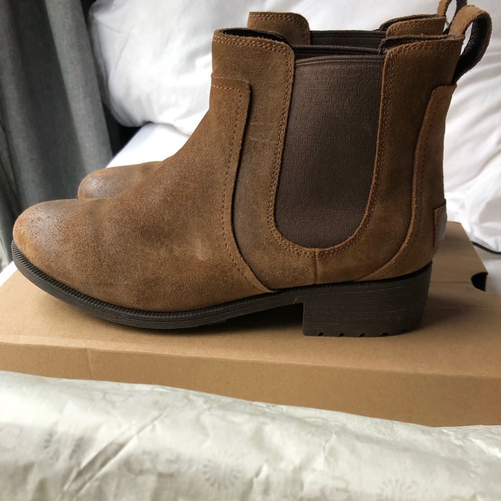 UGG Bonham boot ll size 8.5 WORN ONCE - Picture 2 of 7